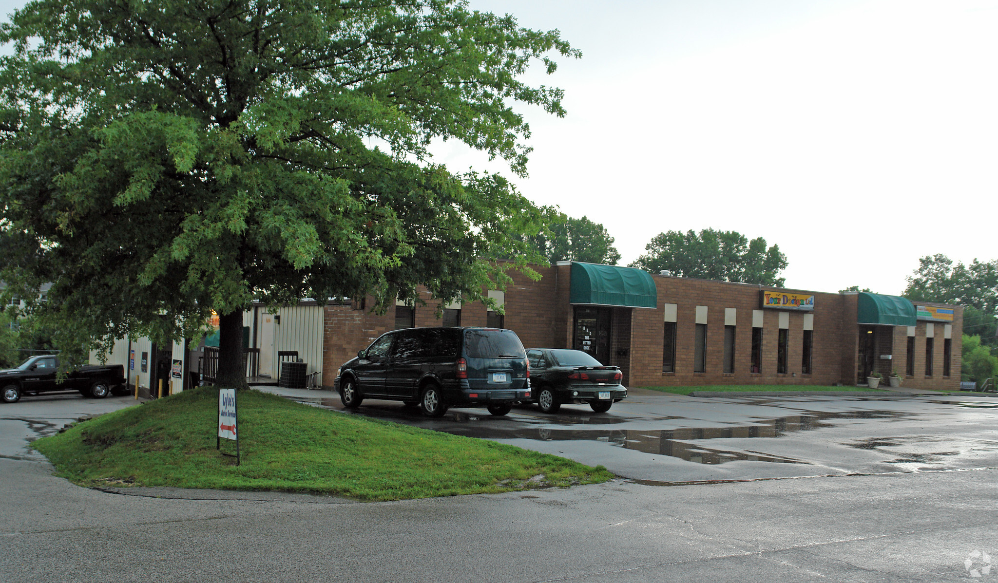 2336-2342 Cumberland Square Dr, Bettendorf, IA for sale Primary Photo- Image 1 of 1