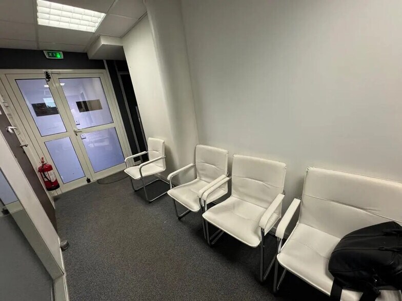 Bureau dans Aubagne à vendre - Photo intérieure - Image 3 de 6