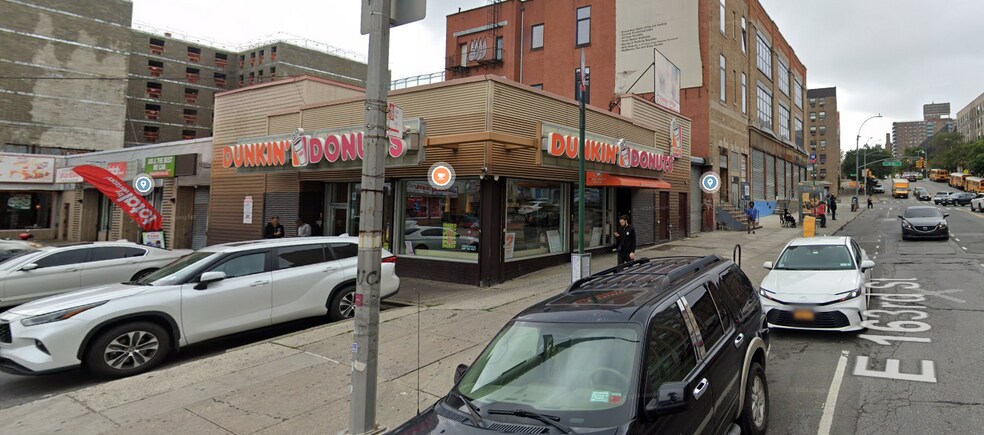 511 E 163rd St, Bronx, NY à louer - Photo du bâtiment - Image 2 de 2