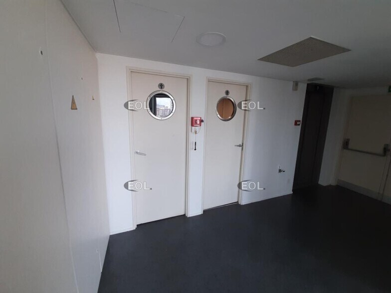 Bureau dans Ivry-sur-Seine à louer - Photo du bâtiment - Image 2 de 5