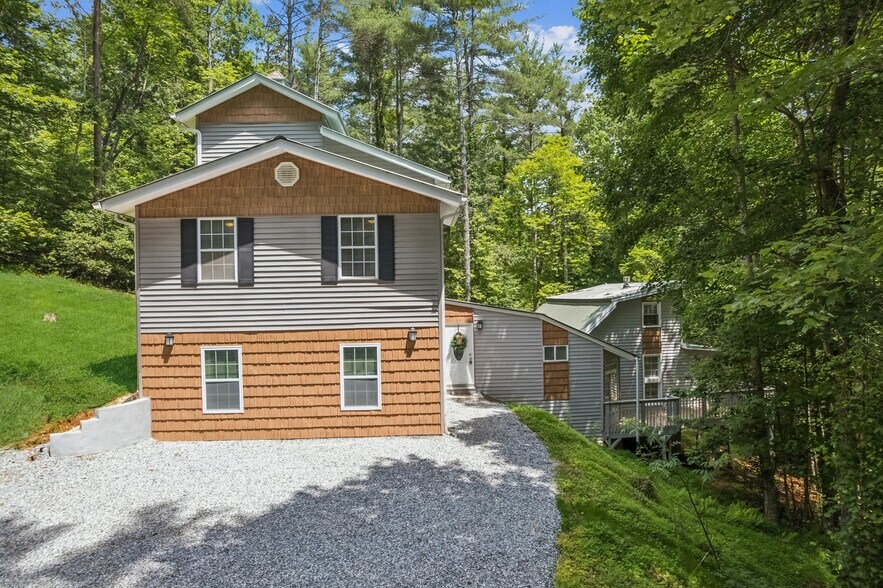 375 Deerfield Dr, Dahlonega, GA à vendre - Photo du bâtiment - Image 2 de 72