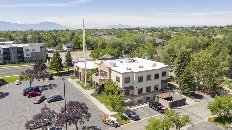 4833 Edgewood Dr, Provo, UT for lease - Building Photo - Image 1 of 2