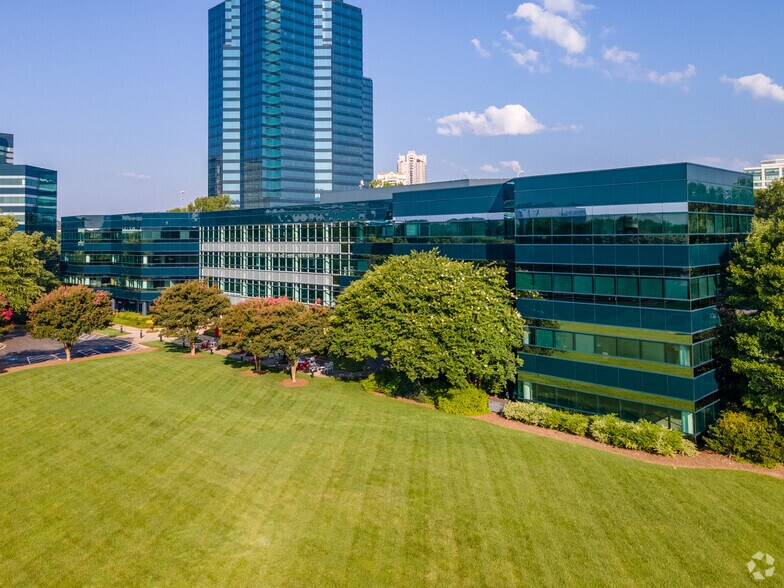 4 Concourse Pky NE, Atlanta, GA à louer - Photo du bâtiment - Image 1 de 32