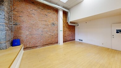 430-432 Rue Sainte-Hélène, Montréal, QC for lease Matterport 3D Scan- Image 1 of 14