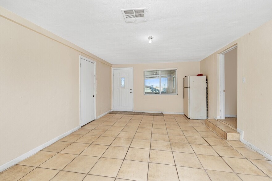 5915 Weepatch Hwy, Bakersfield, CA à vendre - Photo intérieure - Image 2 de 59