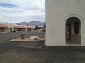 2100 N Wilmot Rd, Tucson, AZ for lease Building Photo- Image 1 of 6