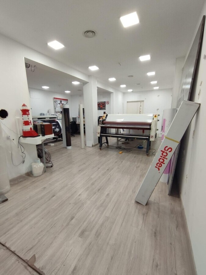 Cornellà de Llobregat, BAR 08940 -  -  - Interior Photo - Image 2 of 6
