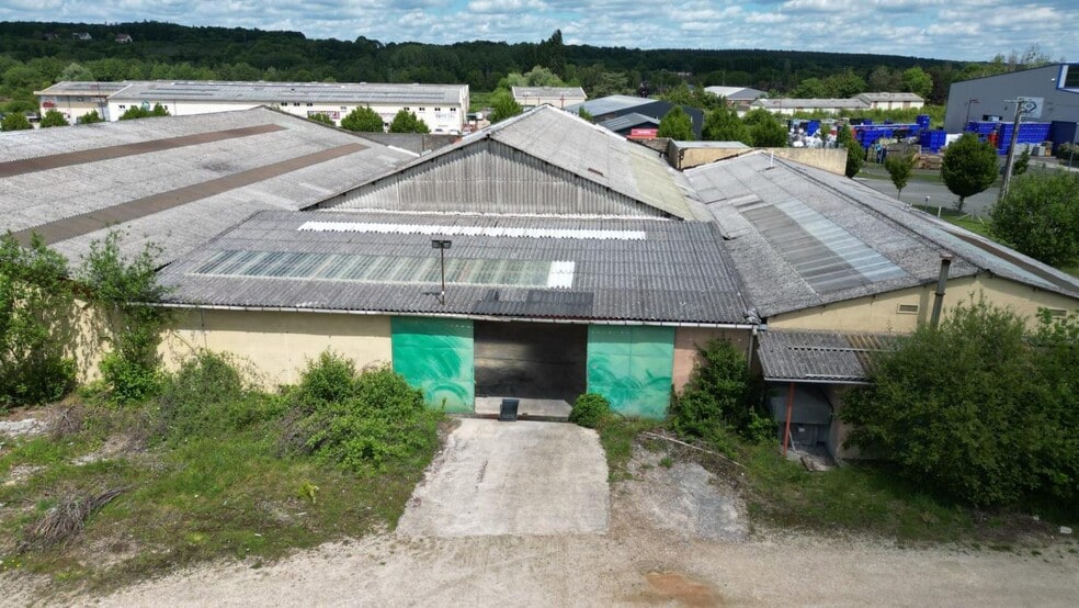 Industriel dans Saint-Lubin-des-Joncherets à vendre - Photo du bâtiment - Image 3 de 23