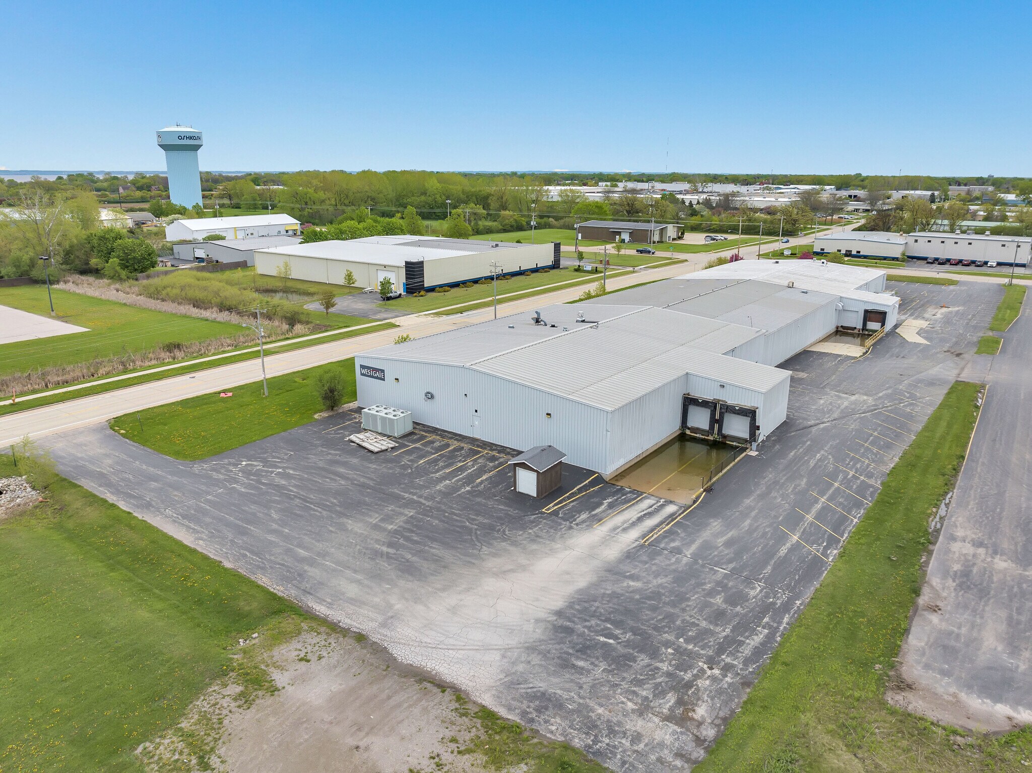 50 W Fernau Ave, Oshkosh, WI à vendre Photo principale- Image 1 de 12