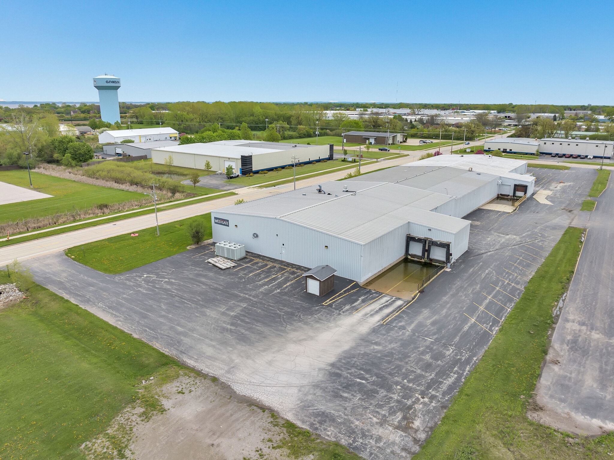 50 W Fernau Ave, Oshkosh, WI for sale Primary Photo- Image 1 of 12