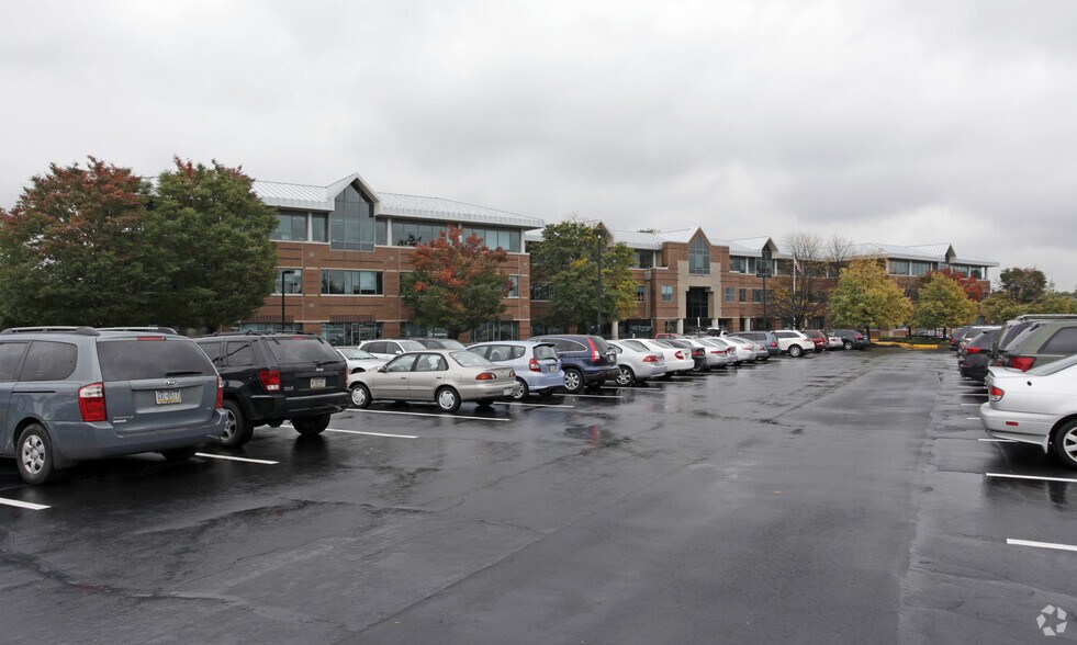 100 Tournament Dr, Horsham, PA for lease - Building Photo - Image 3 of 11