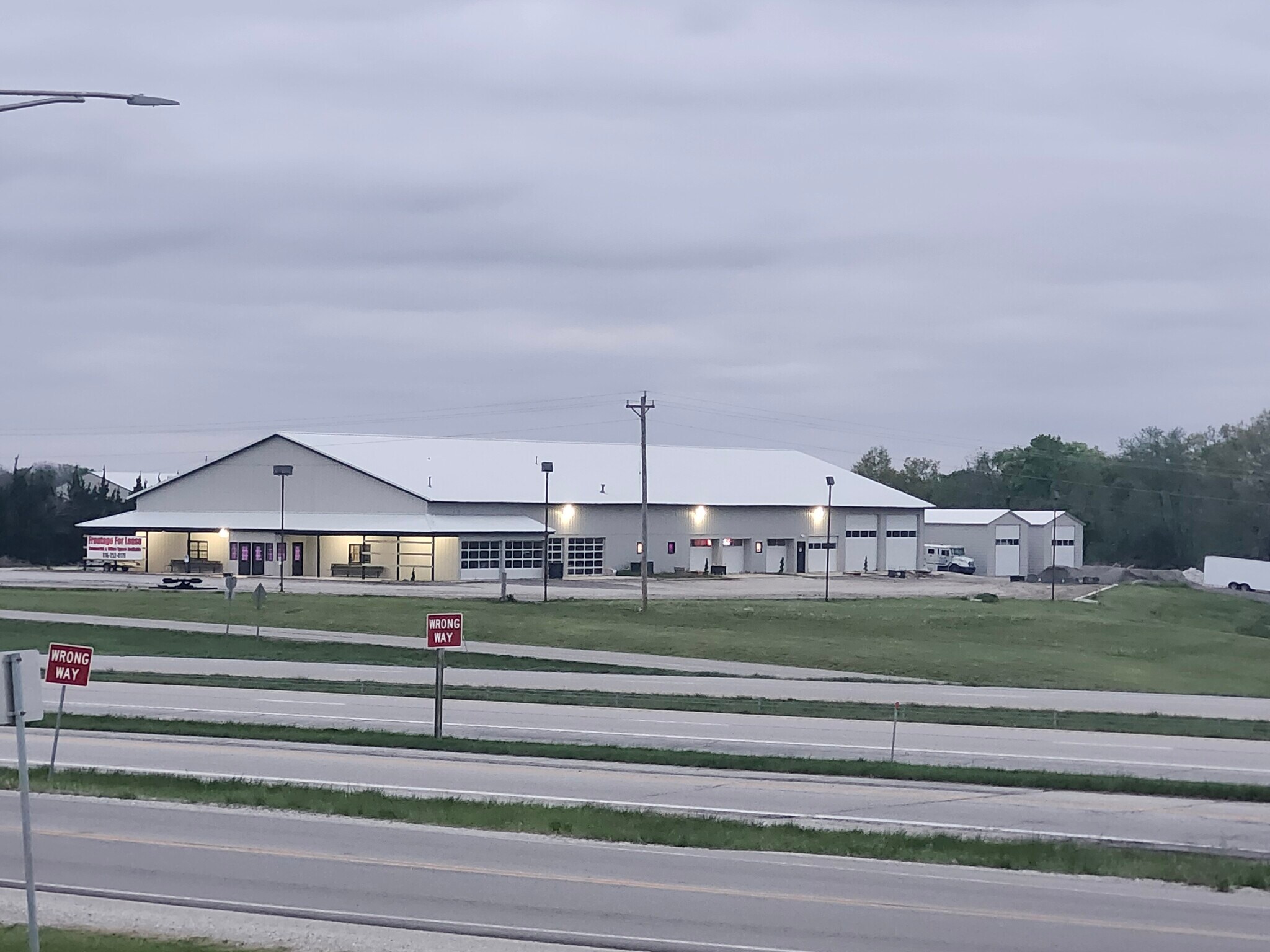 7411 Outer Rd, Odessa, MO à louer Photo du bâtiment- Image 1 de 45