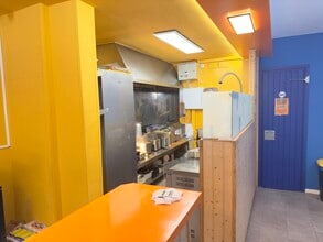 Retail in Barcelona, Barcelona for lease Interior Photo- Image 2 of 7