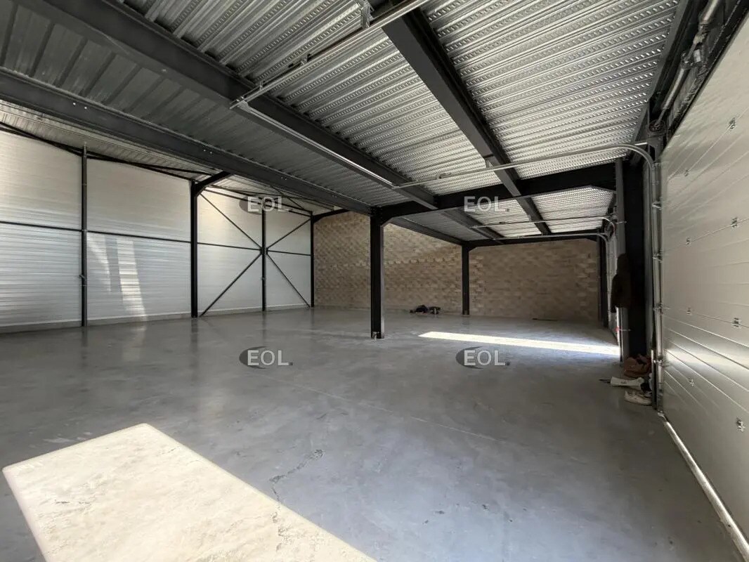 Flex in Fleury-Mérogis for lease Building Photo- Image 1 of 4