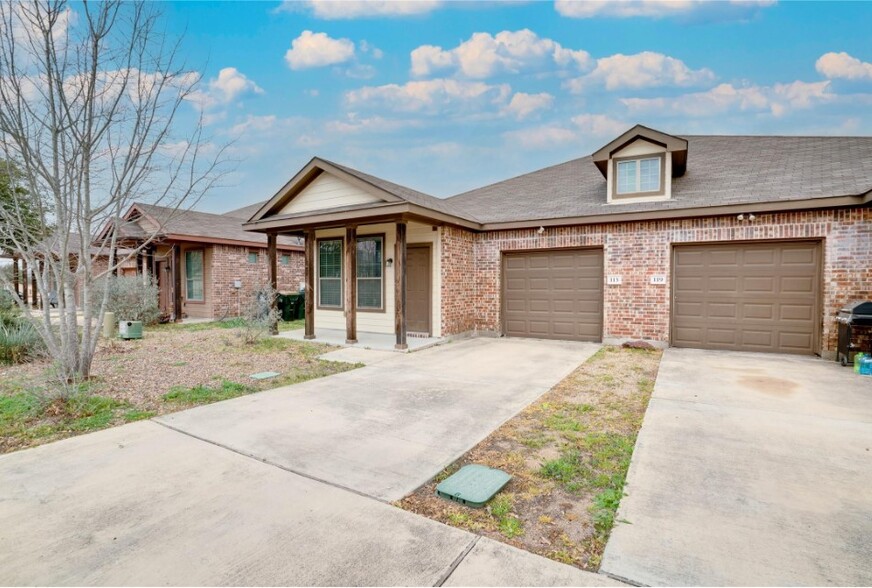 113-119 Creekside Villa Dr, Kyle, TX for sale - Building Photo - Image 2 of 25