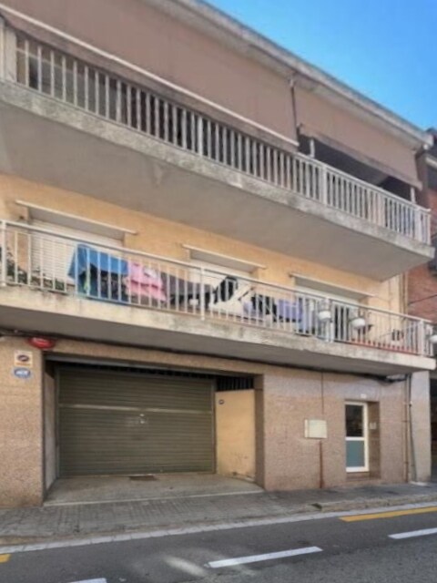 Immeuble residentiel dans Sant Vicenç dels Horts, Barcelona à vendre Photo principale- Image 1 de 2