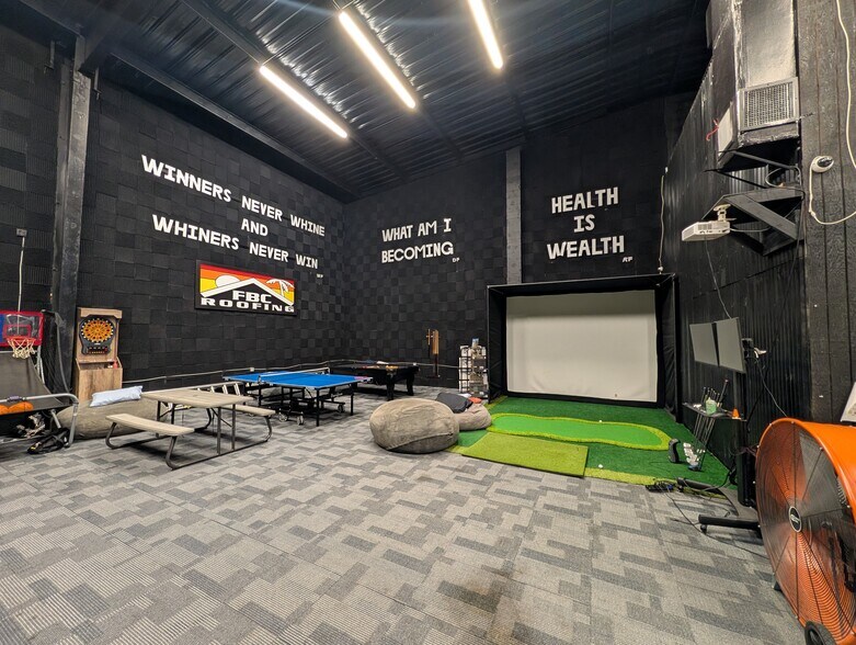 3050 Ualena St, Honolulu, HI à louer - Photo du bâtiment - Image 3 de 15