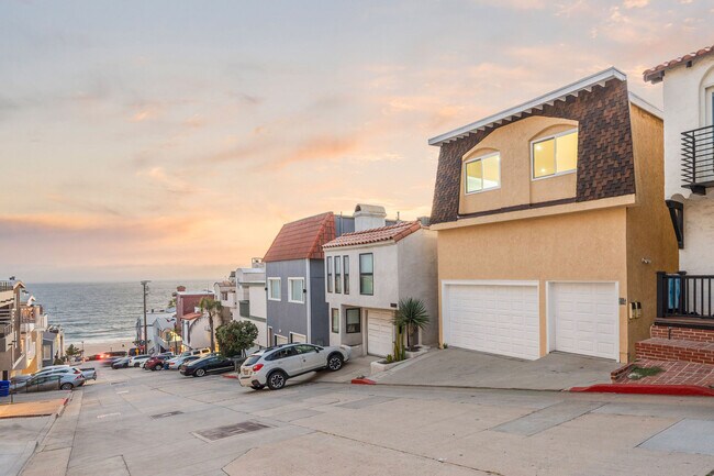 More details for 217 43rd St, Manhattan Beach, CA - Multifamily for Sale