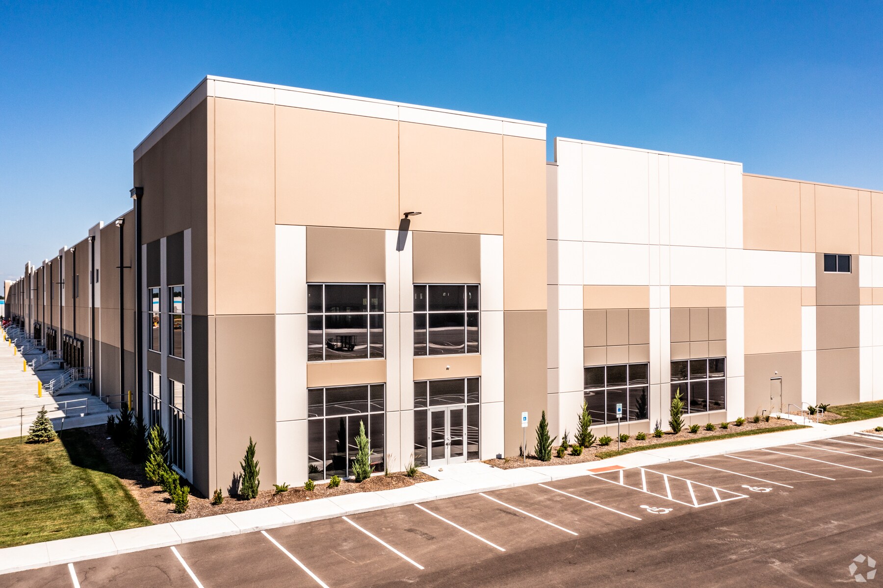 2320 S Withers Rd, Liberty, MO for lease Building Photo- Image 1 of 9