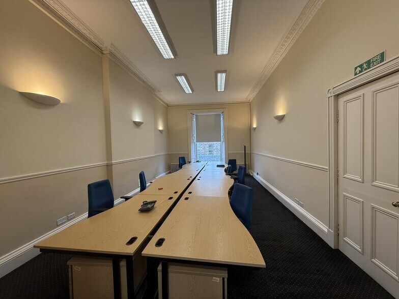 6 Coates Crescent, Edinburgh for lease - Interior Photo - Image 3 of 11
