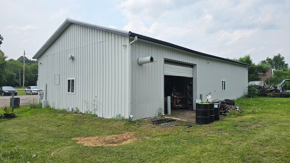 4114 E Michigan Ave, Jackson, MI à vendre - Photo du bâtiment - Image 2 de 31