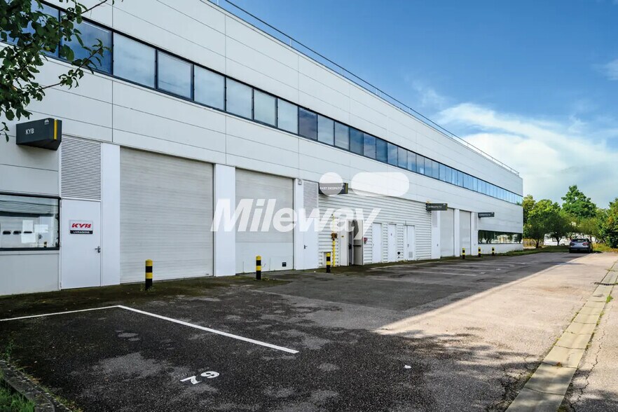 21 Rue Du Petit Albi, Osny à louer - Photo du bâtiment - Image 3 de 11