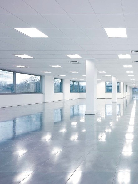 West End Rd, Ruislip for lease - Interior Photo - Image 1 of 2