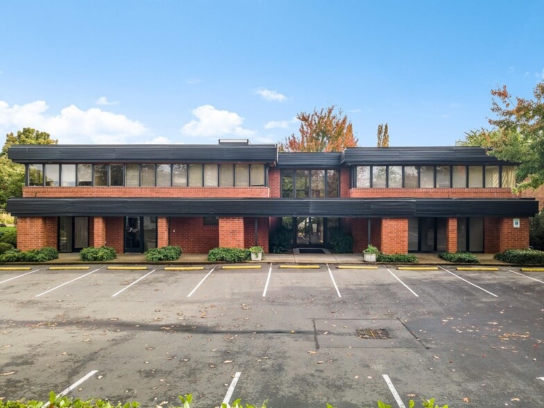 29781 SW Town Center Loop W, Wilsonville, OR for sale - Primary Photo - Image 2 of 13