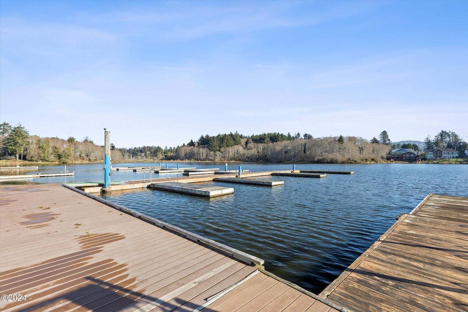 4040 NE West Devils Lake Rd, Lincoln City, OR for sale Primary Photo- Image 1 of 12
