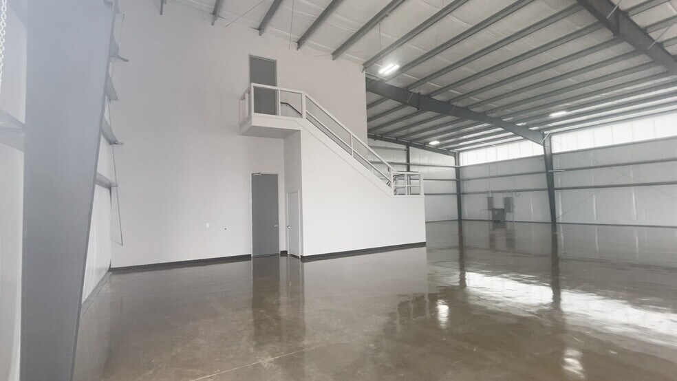 6702 Theall Rd, Houston, TX à vendre - Vidéo sur l’inscription commerciale - Image 2 de 22