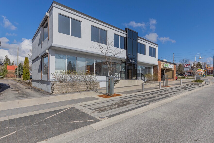 361 King St, Midland, ON à vendre - Photo du bâtiment - Image 2 de 20