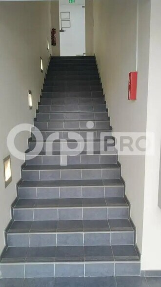 Office in Reims for lease - Building Photo - Image 2 of 2