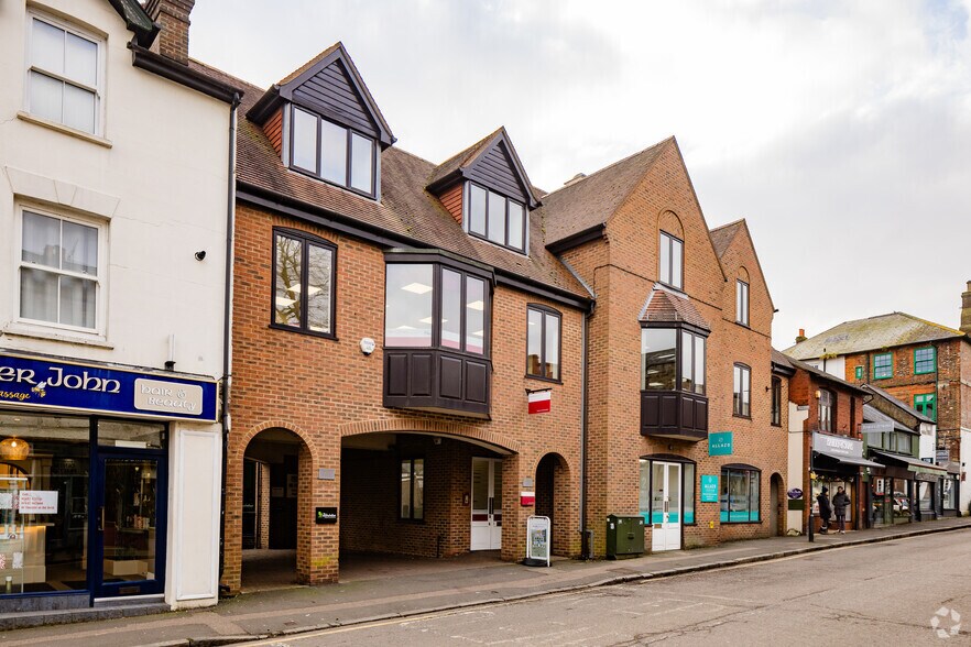 Lower Kings Rd, Berkhamsted à louer - Photo du bâtiment - Image 2 de 2