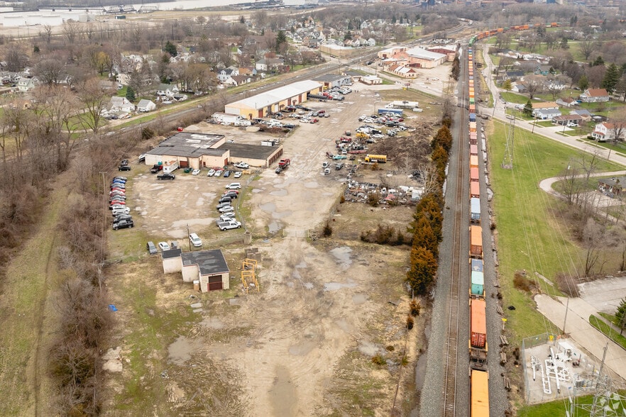 755 N Wheeling St, Toledo, OH for lease - Building Photo - Image 2 of 8