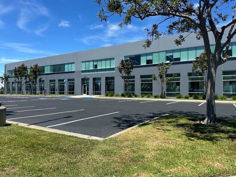 1650 Harbor Bay Pky, Alameda, CA à louer - Photo du bâtiment - Image 3 de 19