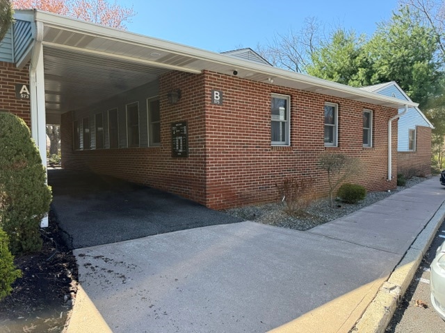 573-577 Cranbury-south River Rd, East Brunswick, NJ à louer - Photo du bâtiment - Image 3 de 9