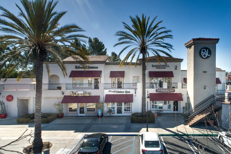 27732-27772 Vista Del Lago, Mission Viejo, CA à louer - Photo du bâtiment - Image 3 de 8