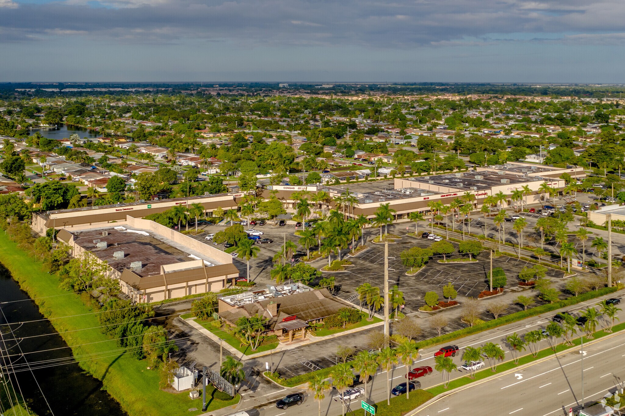 2019-2097 N University Dr, Sunrise, FL à louer Photo du bâtiment- Image 1 de 14