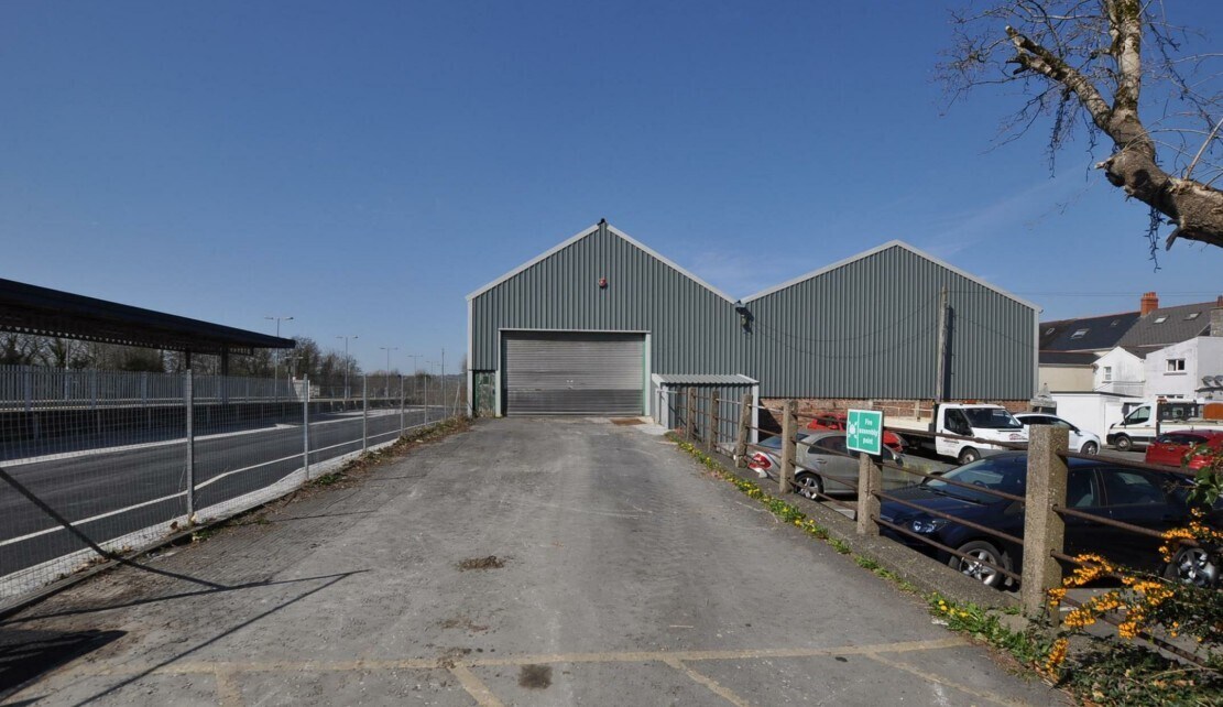 St. John St, Whitland for lease Primary Photo- Image 1 of 8