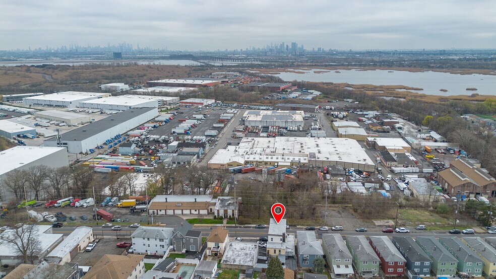 631 Schuyler Ave, Kearny, NJ à louer - Photo du bâtiment - Image 3 de 16