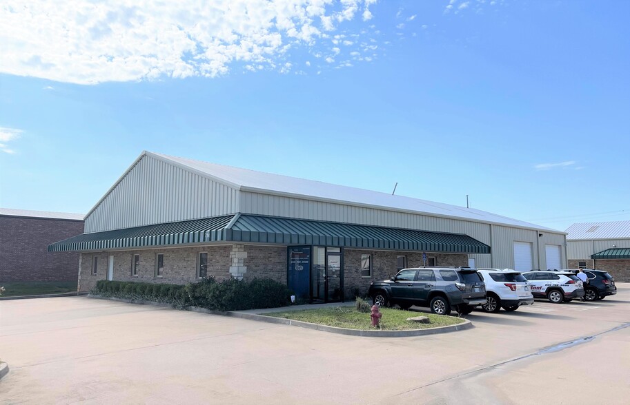 714 Enterprise Dr, Edmond, OK for sale - Building Photo - Image 1 of 1