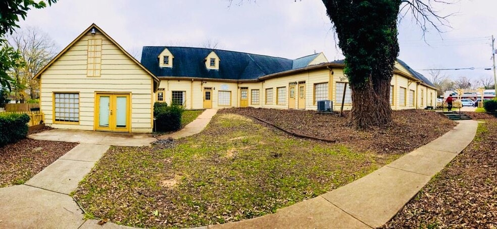 913 Main St, Stone Mountain, GA for lease - Building Photo - Image 2 of 5