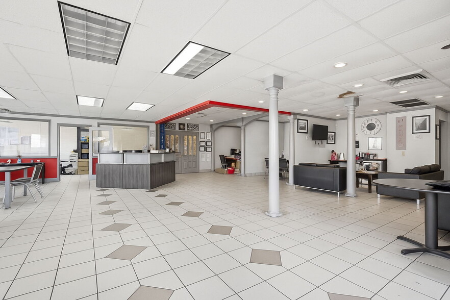 4343-4355 Torresdale Ave, Philadelphia, PA for sale - Interior Photo - Image 3 of 29