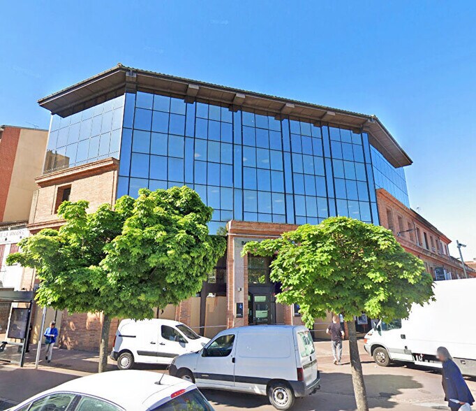 18 Place Roguet, Toulouse à louer - Photo du bâtiment - Image 3 de 5