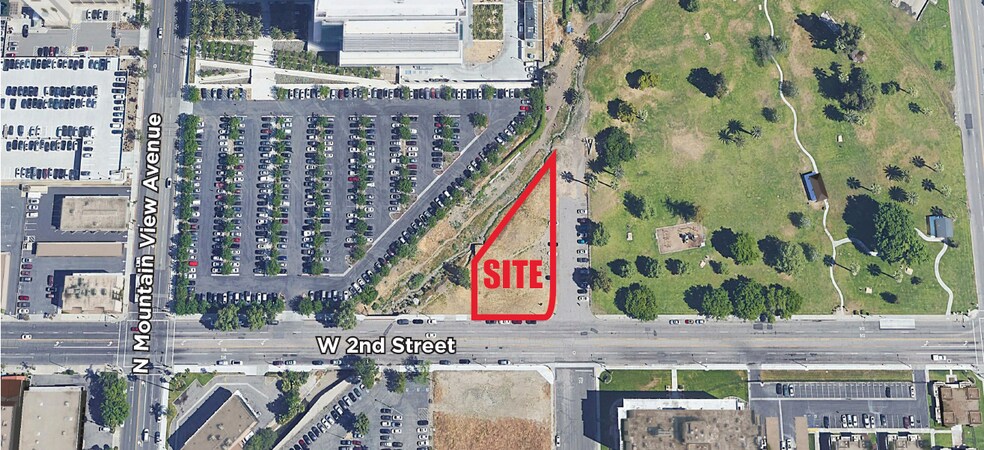 2nd St, San Bernardino, CA à vendre - Photo du bâtiment - Image 2 de 5