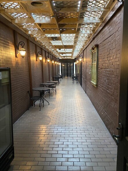 418 S Ervay St, Dallas, TX for lease - Interior Photo - Image 2 of 8