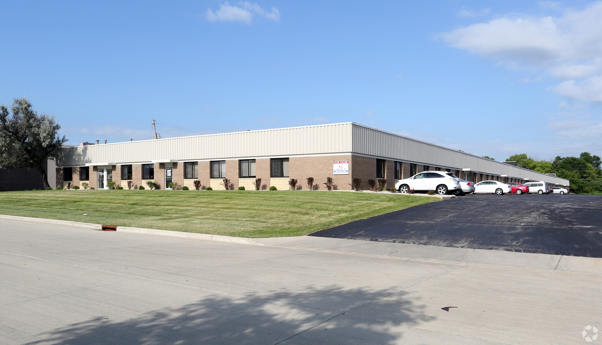 3695 N 126th St, Brookfield, WI for lease Primary Photo- Image 1 of 4