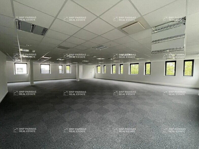 11 Impasse Serge Reggiani, Saint-Herblain for lease - Interior Photo - Image 1 of 5