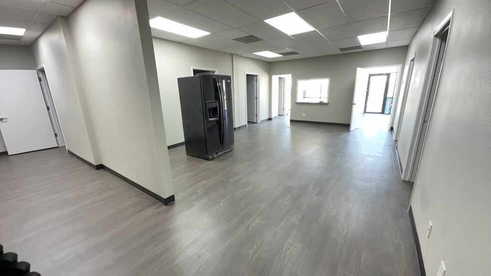 3001 Airport Fwy, Bedford, TX for lease - Building Photo - Image 2 of 13