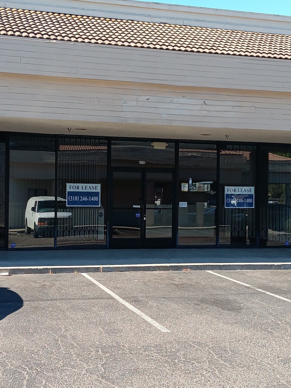 1960 N Sequoia Ave, Simi Valley, CA for lease Interior Photo- Image 1 of 4